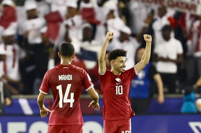 Selebrasi pemain Timnas U-23 Qatar usai mencetak gol ke gawang Timnas U-23 Indonesia pada pertandingan Grup A Piala Asia U-23 di Jassim Bin Hamad Stadium, Qatar, Senin (15/4/2024). Foto: Instagram/@qfa