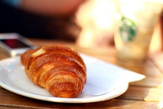 Ilustrasi kalori croissant coklat. Sumber: pexels.com