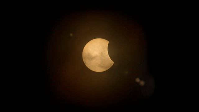 Ilustrasi Mengapa Gerhana bulan terjadi pada saat bulan purnama. Sumber: Pexels/Sebastian Arie Voortman