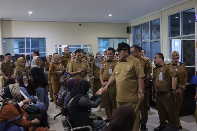 Gubernur Lampung Arinal Djunaidi, berkunjung ke Rumah Sakit Umum Daerah Abdoel Moeloek (RSUDAM). | Foto : Adpim