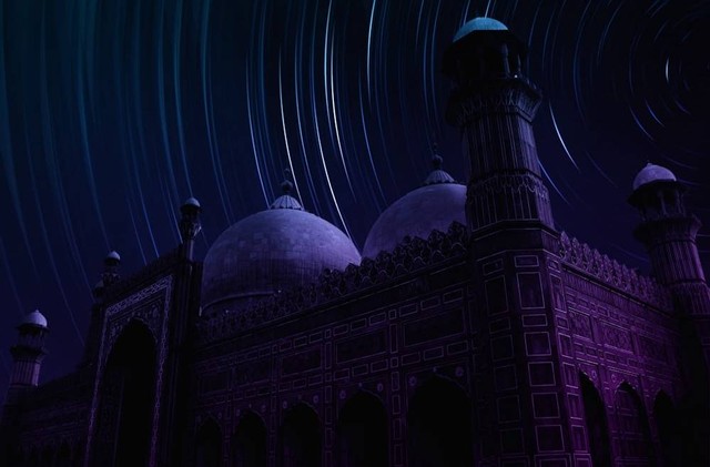 Ilustrasi Tuliskan Apakah yang Anda Laksanakan untuk Mendapat Malam Lailatul Qadar di Bulan Suci Ramadan  Sumber Unsplash/Nouman Younas