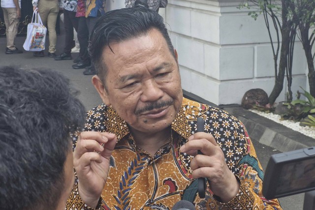 Otto Hasibuan di Kompleks Istana Kepresidenan, Rabu (17/4/2024) Foto: Nadia Riso/kumparan