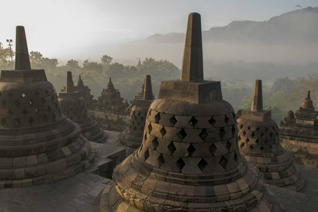 Ilustrasi Asal-usul Candi Borobudur. Sumber: Unsplash.com/Manya Krishnaswamy