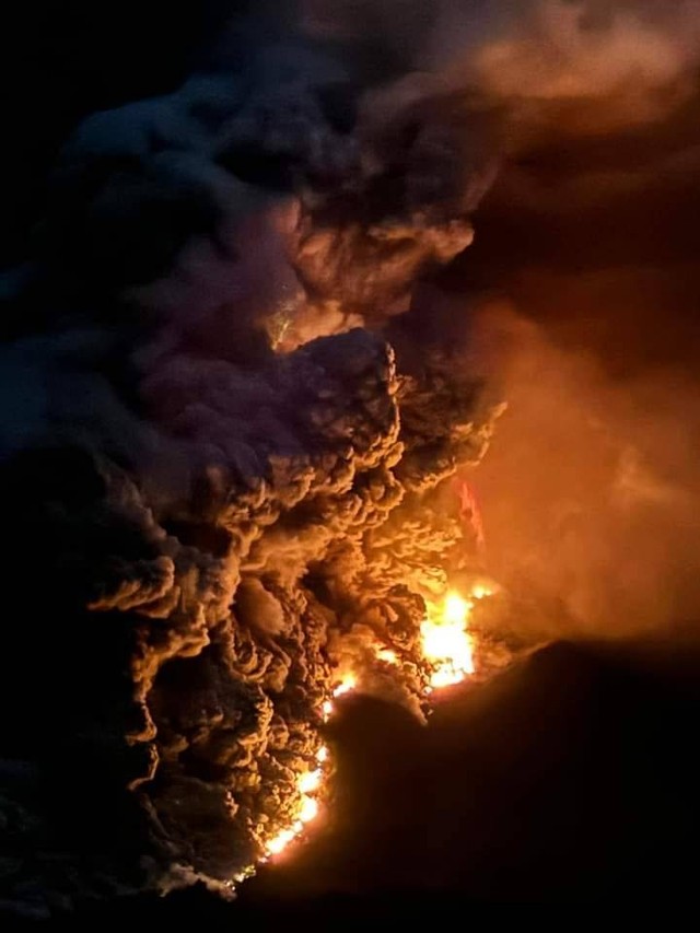 Erupsi Gunung Ruang, Rabu (17/4/2024). Foto: Instagram/@infomitigasi