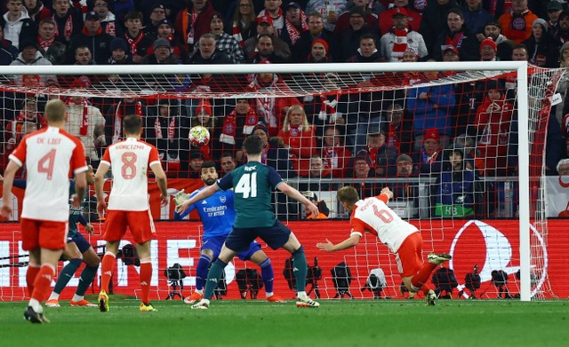 Bayern Muenchen vs Arsenal. Foto: Reuters/Kai Pfaffenbach