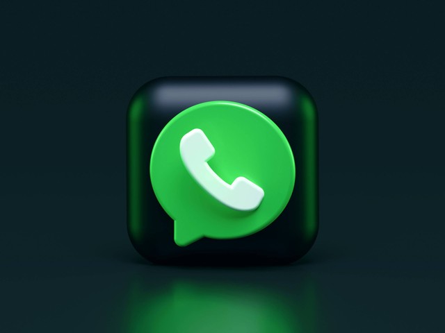  Cara Ganti Nomor WhatsApp tanpa Menghilangkan Kontak dan Chat, Unsplash/Alexander Shatov 