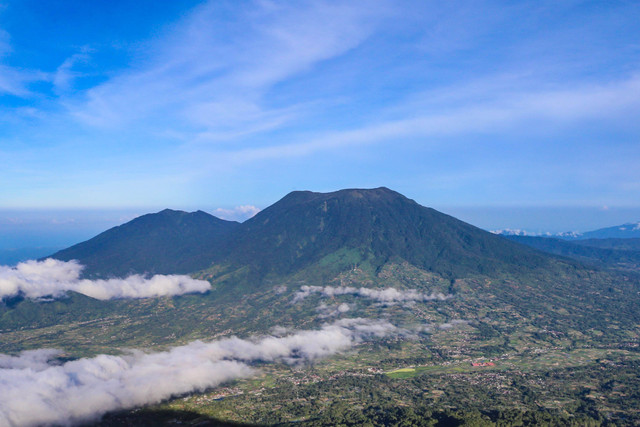 Gunung Marapi, Sumatera Barat Foto: cherry-hai/Shutterstock