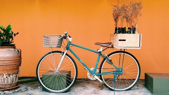 Toko sepeda listrik Bandung. Foto hanya ilustrasi, bukan tempat sebenarnya. Sumber foto: Pexels