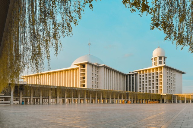 Masjid Megah di Jakarta. Foto hanya sebagai ilustrasi. Sumber: Unsplash/Mosquegrapher.