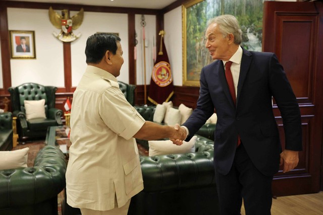 Menhan Prabowo Subianto menerima Mantan PM Inggris Raya, Tony Blair di Kementerian Pertahanan RI, Jakarta Pusat, Jumat (19/4/2024) Foto: Dok. Istimewa