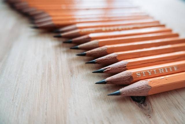 Ilustrasi Jenis-jenis Pensil untuk Menggambar. Foto: dok. Unsplash/David Perkins