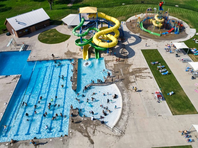 Slanik Waterpark Lampung.. Foto hanya ilustrasi, bukan tempat sebenarnya. Sumber: Unsplash/acton crawford