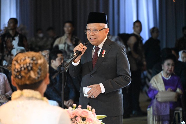 Wakil Presiden Ma'ruf Amin jadi saksi pernikahan puteri Bambang Soesatyo. Foto: Dok. BPMI Setwapres
