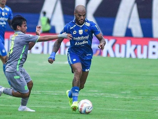 Persib Bandung menjamu Persebaya Surabaya dalam pertandingan lanjutan Liga 1 2023/24 di Stadion Si Jalak Harupat, Kab. Bandung, Sabtu (20/4/2024) Foto: Dok Instagram @persib