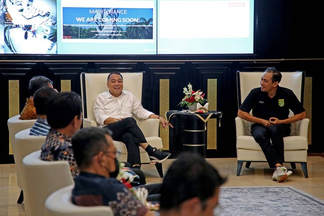 Pertemuan Wali Kota Surabaya Eri Cahyadi dengan Direktur Operasional Persebaya Candra Wahyudi. Foto: Diskominfo Surabaya