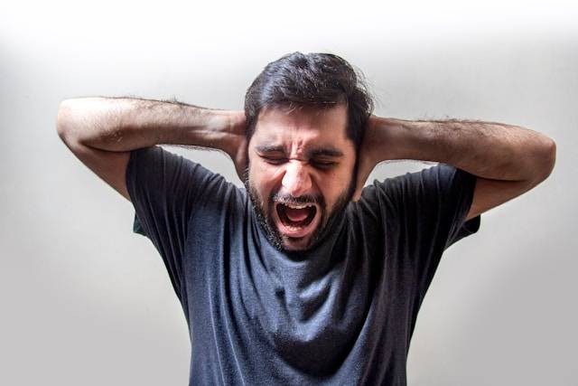 Pengertian Emetophobia. Foto Hanya Ilustrasi. Sumber Foto: Unsplash.com/Usman Yousaf