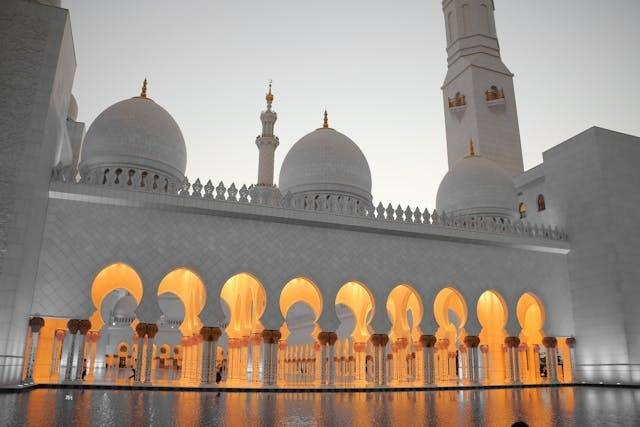 Masjid besar di jakarta timur. Foto hanya ilustrasi, bukan tempat sebenarnya. Sumber foto: Pexels/Pixabay