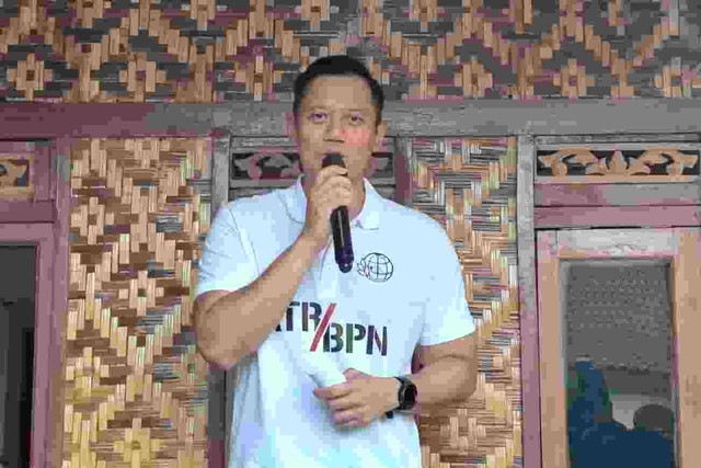 Menteri Agraria dan Tata Ruang/Kepala Badan Pertanahan Nasional (ATR/BPN), Agus Harimurti Yudhoyono (AHY) berkunjung ke Kabupaten Cianjur, Jawa Barat pada Minggu (21/4/2024).  Foto: Ghifari/Kumparan
