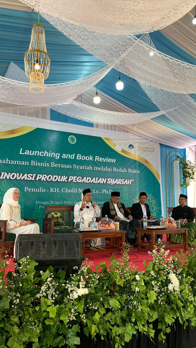 Perilisan dan bedah buku Inovasi Produk-Produk Pegadaian Syariah Pegadaian Syariah di Pondok Pesantren Annibras Subang, Minggu (21/4/2024). Foto: Dok. Pegadaian