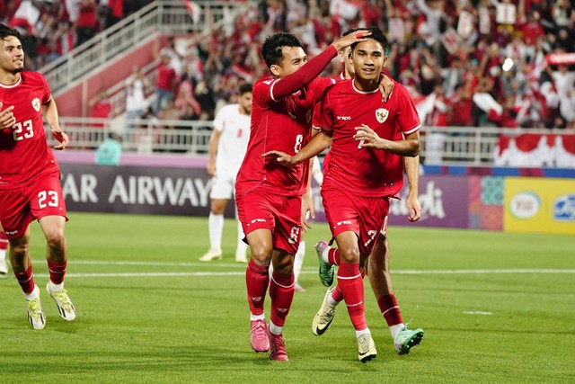 Selebrasi Marselino Ferdinan saat laga Timnas U-23 Indonesia vs Yordania U-23 dalam matchday ketiga Grup A Piala Asia U-23 2024 di Abdullah bin Khalifa Stadium, Doha, Qatar, pada Minggu (21/4/2024) malam WIB. Foto: Dok PSSI