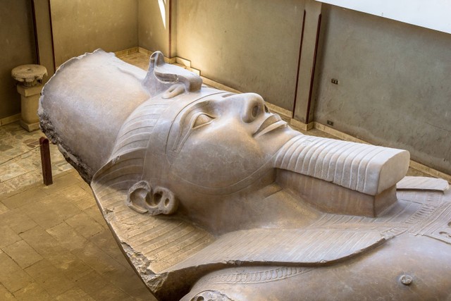 Ilustrasi patung King Ramses II. Foto: Shutterstock