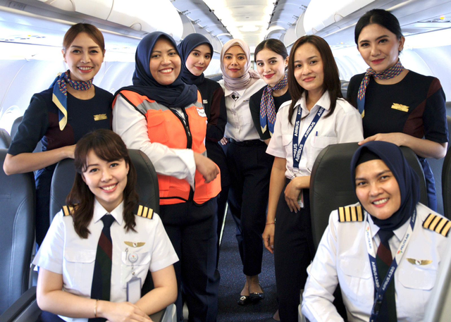 Kartini Flight oleh Pelita Air yang melibatkan pilot dan awak kabin perempuan dalam memperingati Hari Kartini, Minggu (21/4/2024). Foto: Dok. Pertamina