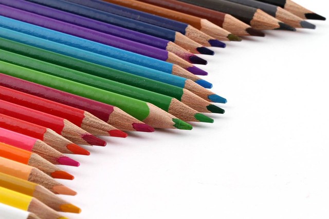 Ilustrasi rekomendasi pensil warna terbaik. Sumber: pixabay
