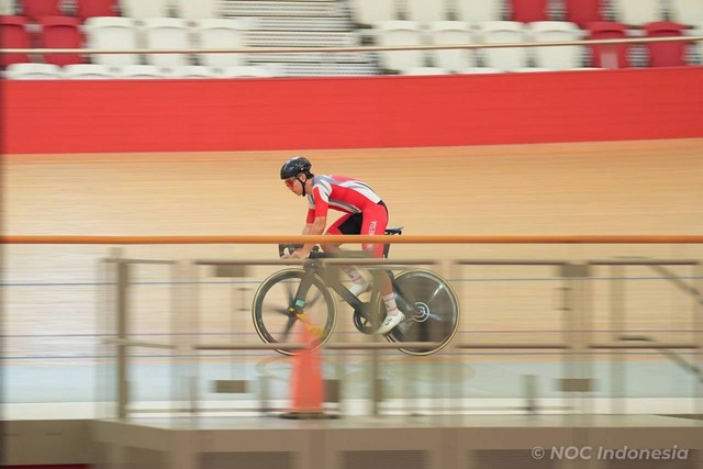 Pebalap sepeda Indonesia, Bernard Benyamin van Aert, resmi lolos ke Olimpiade 2024.  Foto: Dok. NOC Indonesia
