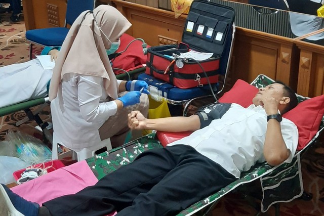 Kemendag menyelenggarakan donor darah serentak di 11 lokasi di Indonesia. Foto: Kemendag