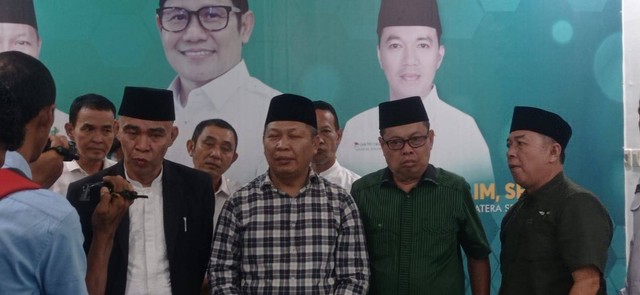 Anggota DPR RI Eddy Santana Putra melakukan pengambilan formulir bakal calon Gubernur Sumsel di PKB, Foto : Abdul Toriq/Urban Id