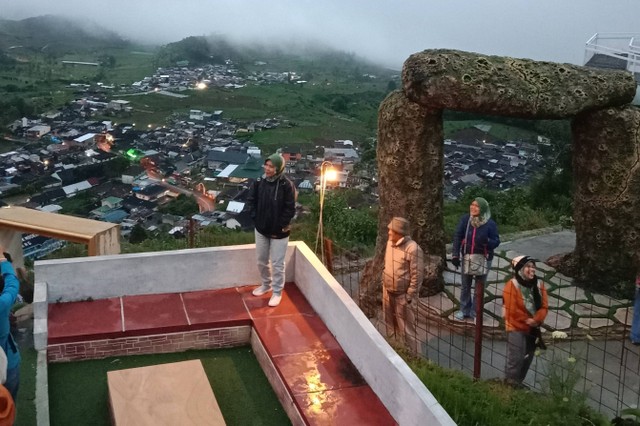 Dataran Tinggi Dieng, Spot Sunrise Pintu Langit Sky View sebagai Geopark Nasional. Sumber : memotret sendiri