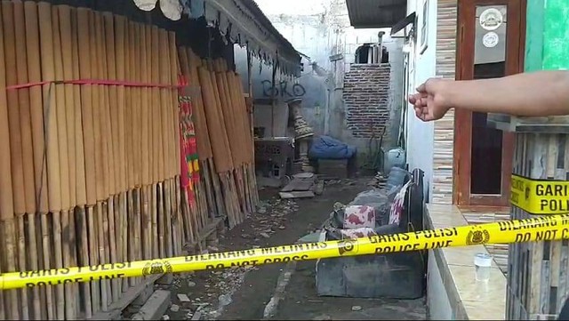 Lokasi penemuan jasad bocah di Tangerang di tempat penyimpanan dupa, Rabu (24/4/2024). Foto: Dok. Humas Polres Tangerang