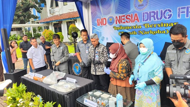 Jumpa pers pemusnahan barang bukti kasus narkoba di Kantor BNN, Cawang, Jakarta Timur, Kamis (25/4).  Foto: Jonathan Devin/kumparan