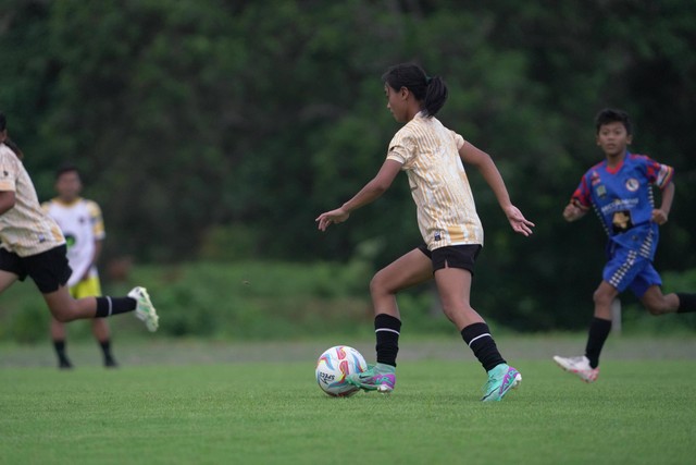 Mayzura Alifa saat menjalani pemusatan latihan (TC) Timnas Wanita U-17 Wanita di Bali jelang Piala Asia Wanita U-17 2024. Foto: Dok. Istimewa