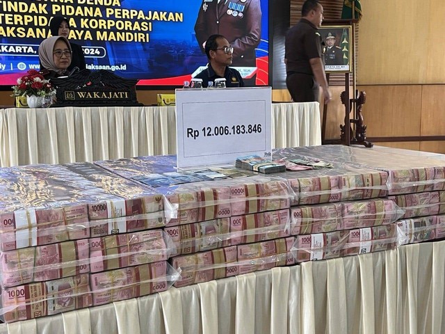 Uang senilai Rp 12 M hasil dari denda terhadap perkara tindak pidana perpajakan yang akan dikembalikan Kejati DIY pada negara. Foto: M Wulan