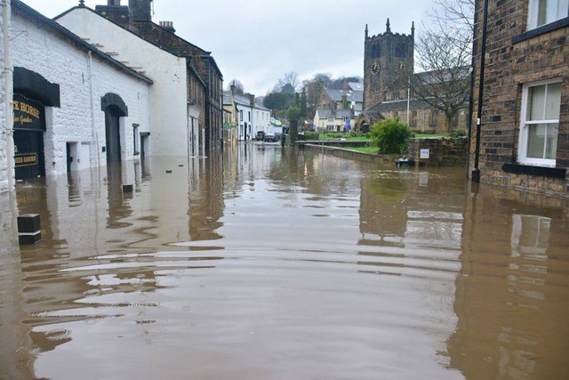Ilustrasi karakteristik bencana banjir dan penyebabnya. Sumber foto: Unplash/Chris Gallagher