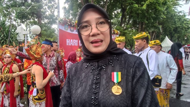 Bupati Banyuwangi Ipuk Fiestiandani Azwar Anas di Balai Kota Surabaya, Kamis (25/4/2024). Foto: Farusma Okta Verdian/kumparan