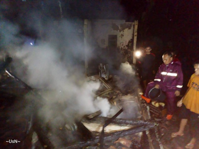 Rumah di Sukabumi terbakar imbas tersambar petir. Foto: BPBD Sukabumi