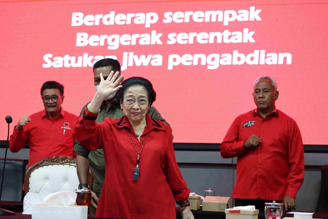 Ketum PDIP Megawati Soekarnoputri Pimpin Rapat Konsolidasi Jelang Pilkada 2024. Foto: Dok PDIP