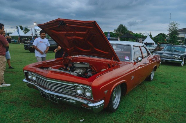 Chevy Impala 1966 milik Alitt Susanto yang telah di restorasi dan modifikasi swap engine (sumber gambar: Dokumentasi Penulis)