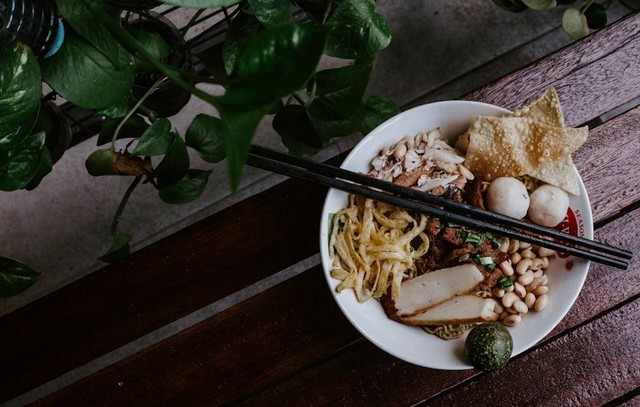 Foto Hanya Ilustrasi Toko Kami Makmur Melawai, Bukan Tempat Sebenarnya. Sumber Unsplash/Lampos Aritonang