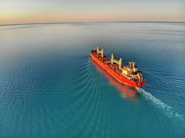 Ilustrasi Alasan Kerajaan Sriwijaya Menjadi Kerajaan Maritim yang Kuat. Sumber: Foto Unsplash/Chris Pagan