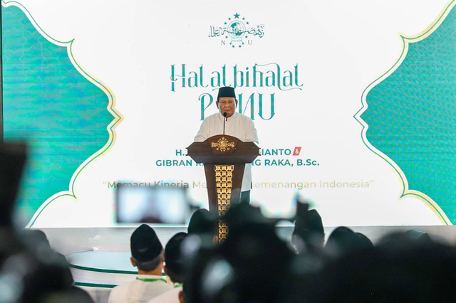 Presiden terpilih Prabowo Subianto memberikan sambutan saat menghadiri halalbihalal PBNU di Salemba, Jakarta Pusat, Minggu (28/4).  Foto: Iqbal Firdaus/kumparan