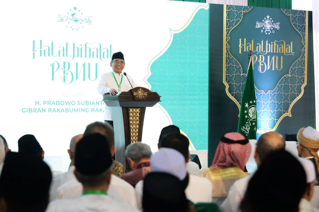 Ketua PBNU Yahya Cholil Staquf memberikan sambutan saat menghadiri halalbihalal PBNU di Salemba, Jakarta Pusat, Minggu (28/4).  Foto: Iqbal Firdaus/kumparan