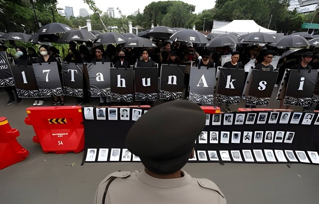 Aksi kamisan di depan Istana Negara Jakarta (Sumber : Shutterstock/Totok Nugroho)