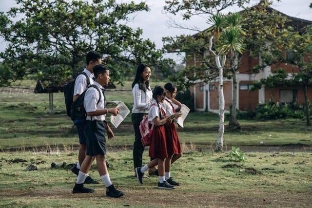 Ilustrasi Puisi Hari Pendidikan Nasional untuk Anak SD. Sumber: Pexels/ROMAN ODINTSOV