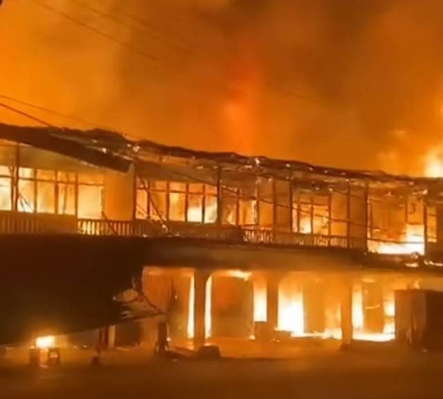 Kebakaran terjadi di Pasar Bodok, Sanggau hanguskan puluhan ruko. Foto: Dok. Istimewa