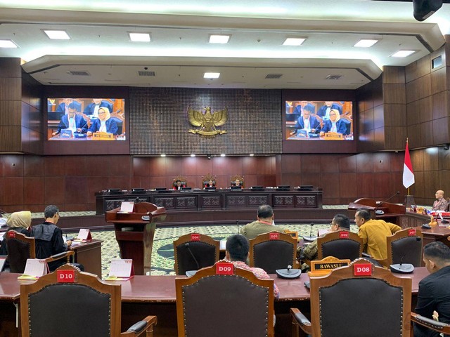 Suasana di ruang sidang PHPU Pileg 2024 di panel 1 MK, Jakarta, pada Senin (29/4/2024). Foto: Luthfi Humam/kumparan