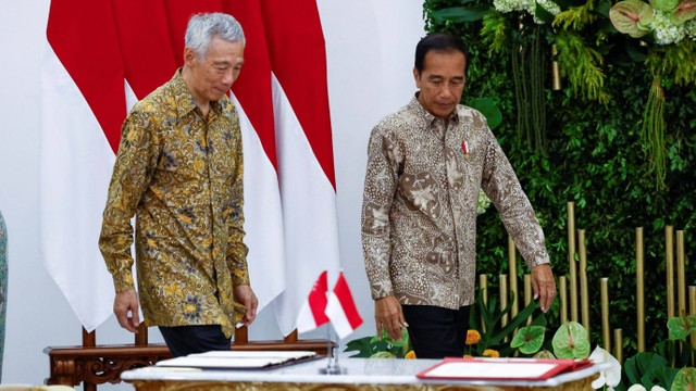 Perdana Menteri Singapura Lee Hsien Loong dan Presiden Indonesia Joko Widodo bertemu di Istana Kepresidenan di Bogor, Indonesia 29 April 2024. Foto: REUTERS/Willy Kurniawan