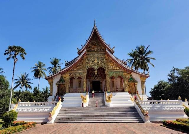 Rekomendasi Wisata di Laos. Foto hanya ilustrasi bukan tempat sebenarnya. Sumber foto: Unsplash.com/Life on the road